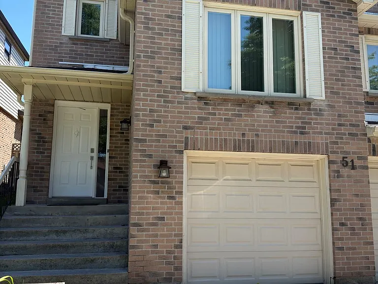 51 Wright Cres — Photo 3