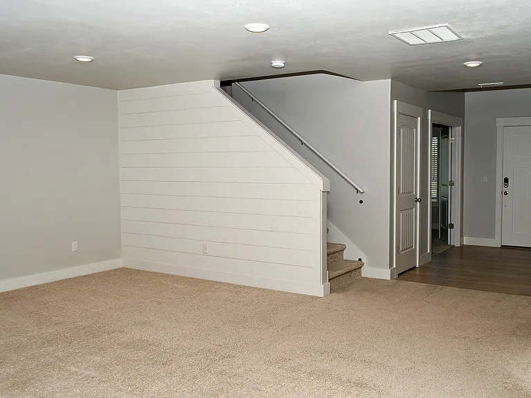 1254 W 290 South Amber Flds — Photo 5