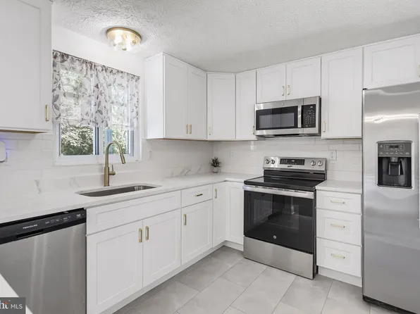 1424 Boulder Ln, Hanover, MD 21076