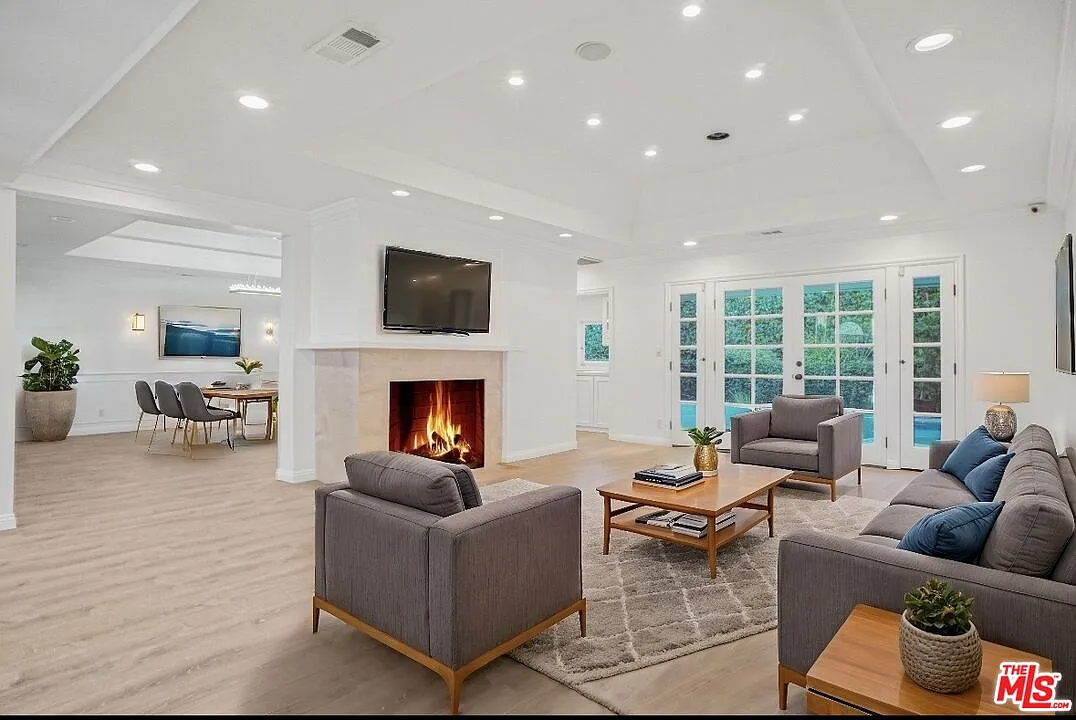 4 bed, 3.5 bath, 2792 sqft, $12,100 — Photo 4