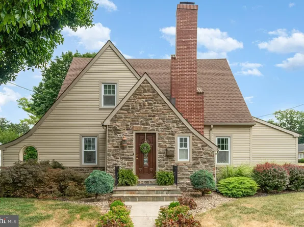 470 S 7th St, Chambersburg, PA 17201