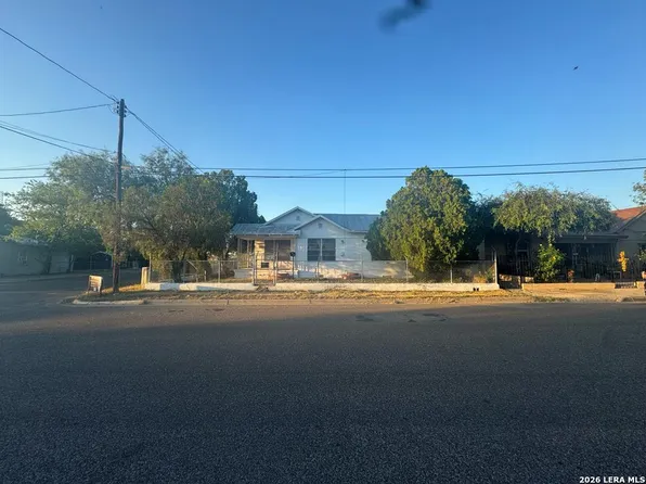 1305 Bryan St, Eagle Pass, TX 78852
