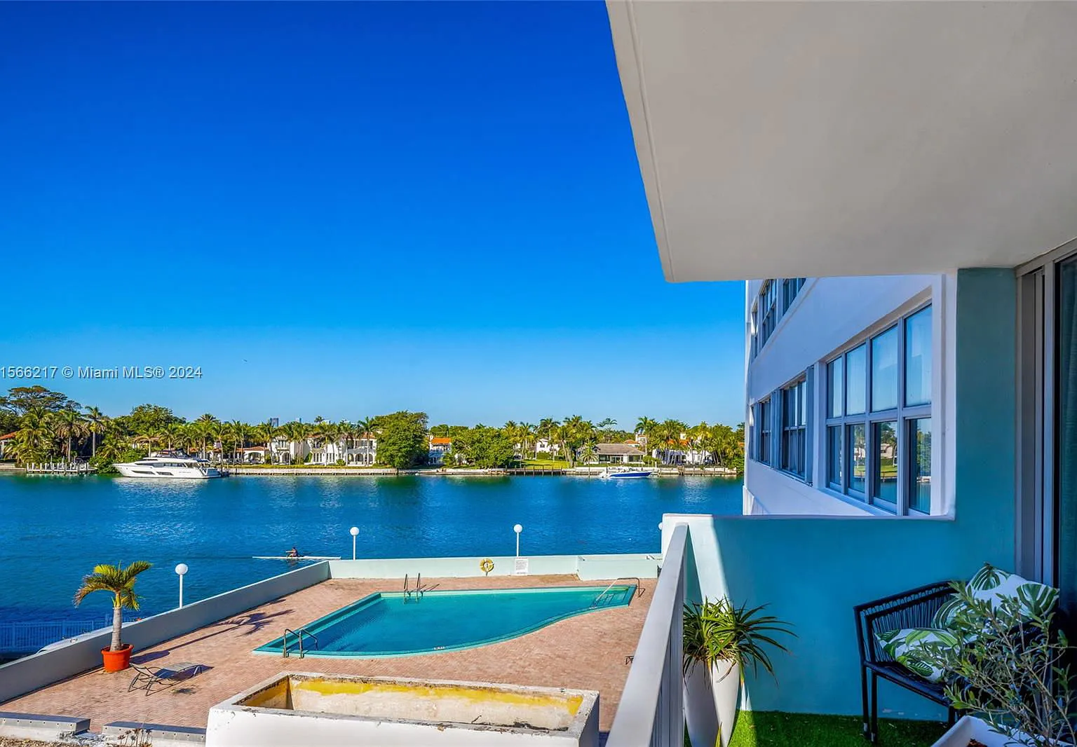 1 bed, 1.5 bath, 847 sqft, $3,300 — Photo 4