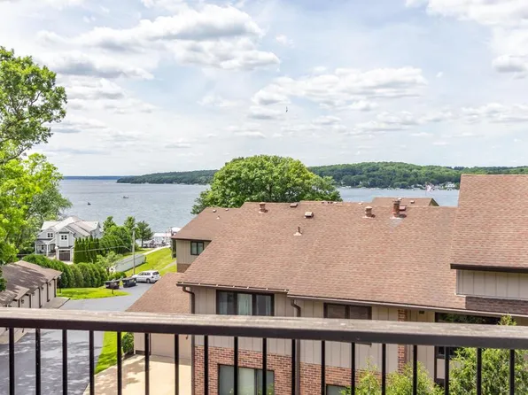 1070 S Lake Shore DRIVE #11 2-B, Lake Geneva, WI 53147