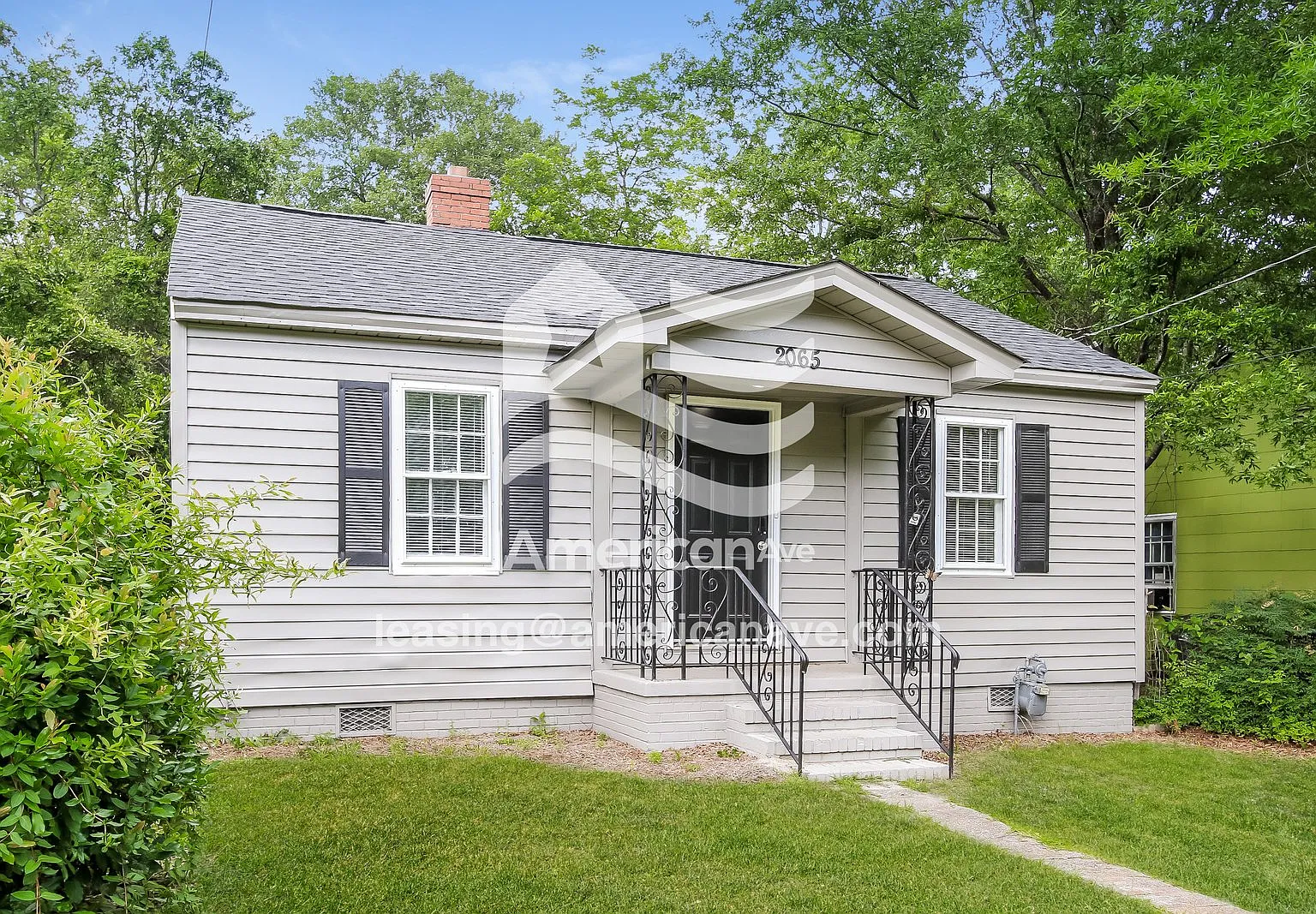 3 bed, 1.0 bath, 1008 sqft, $997 — Photo 2