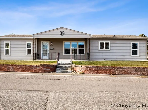 602 Lawson St, Pine Bluffs, WY 82082