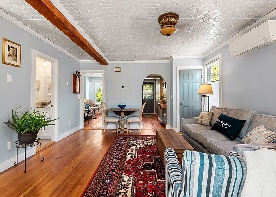 1st image of 21 Carter St #1