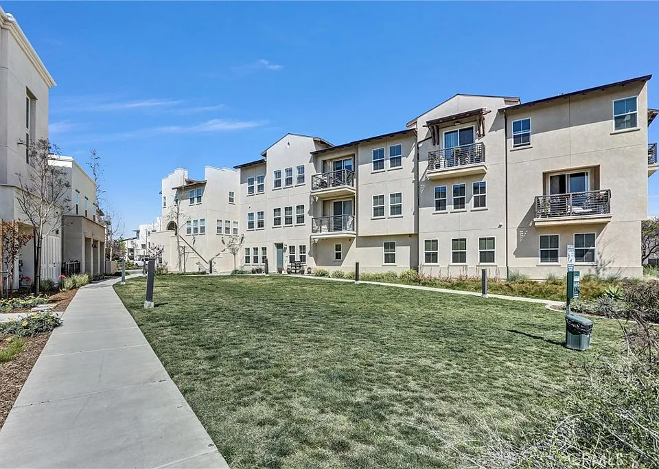 5200 Beachside Ln #112