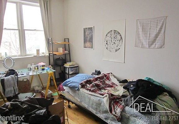 2nd image of 824 Willoughby Ave