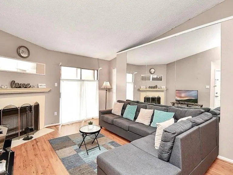 3770 Lovers Wood Ln #606 — Photo 4