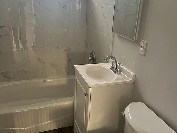 5th image of 3510 Emerald St #27