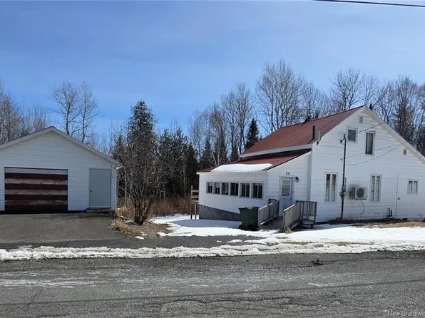 20 Roulston Ave, Plaster Rock, NB E7G 2R2