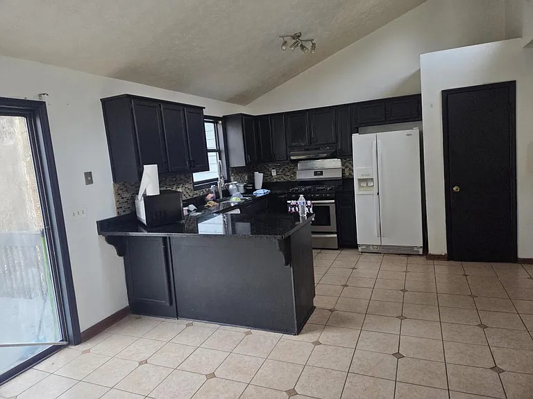5625 Princeton Oaks Dr — Photo 7