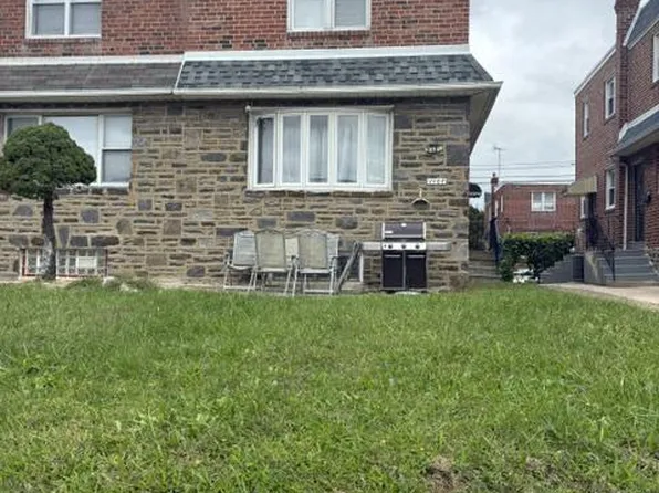 1107 Brighton St, Philadelphia, PA 19111
