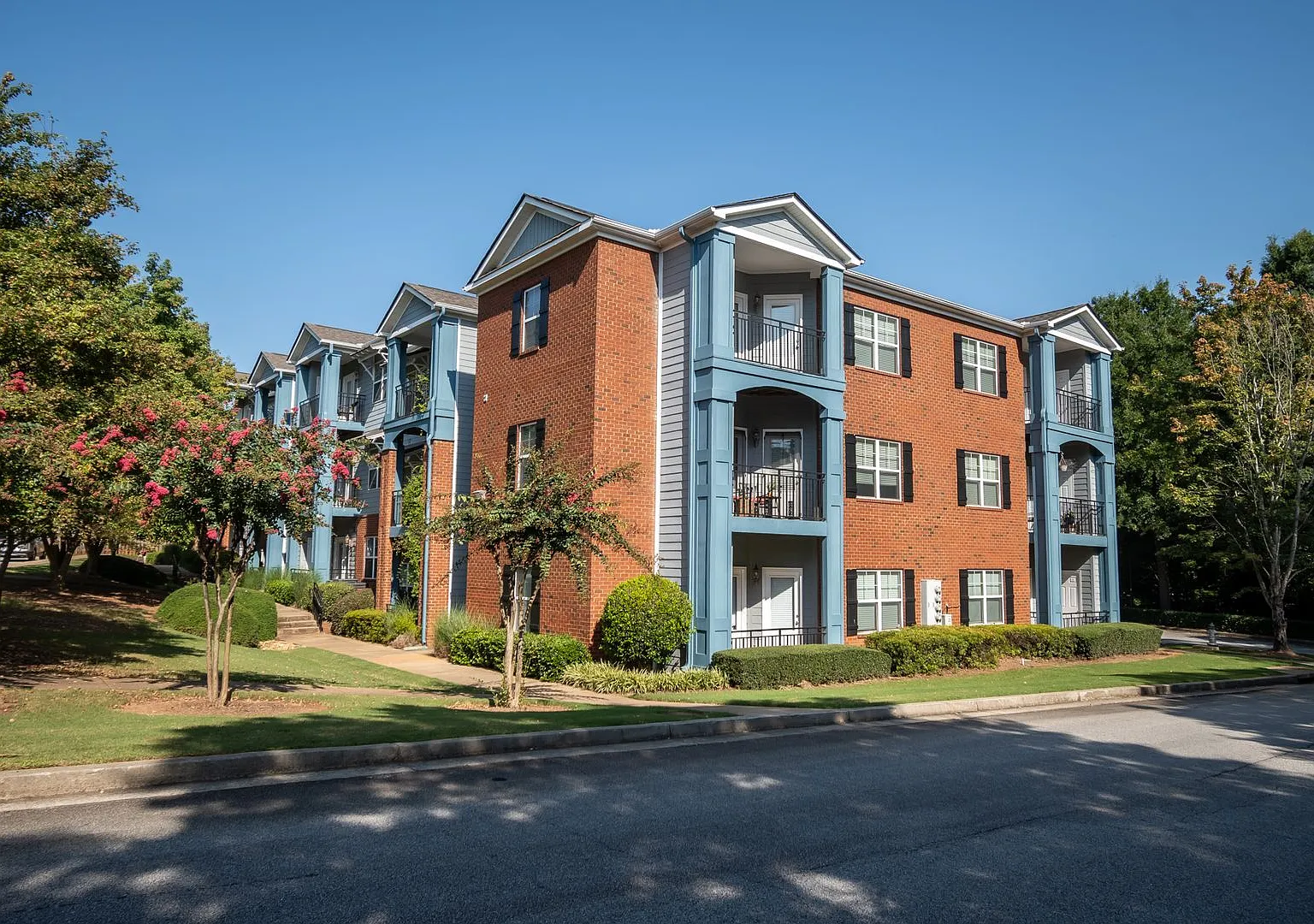 Berkshire Commons B2 - Available Now! — Photo 3