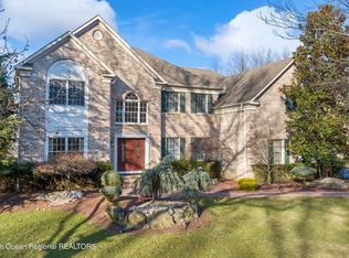 5 Red Coach Ln, Holmdel, NJ 07733