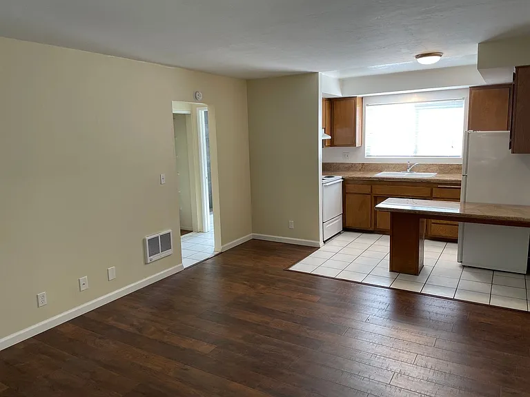 399 Ellwood Beach Dr — Photo 4
