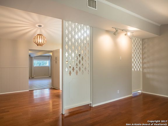 2nd image of 2803 Knight Robin Dr