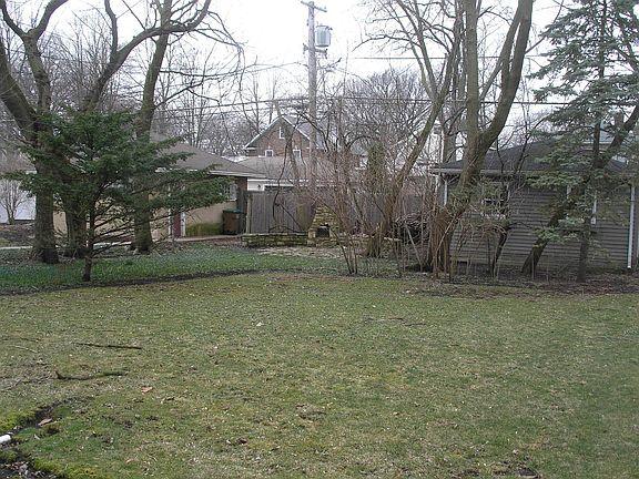 3rd image of 610 William St #612