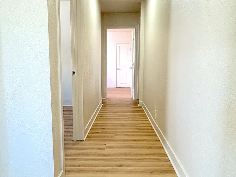 720.5 E 48th St #720-1/2 — Photo 7