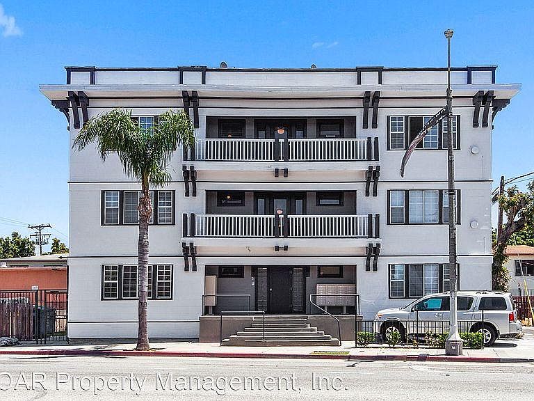 1st image of 530 Alamitos Ave