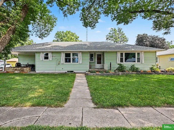 1290 N 4th St, David City, NE 68632