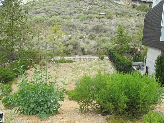 4th image of 960 Bluebird Canyon Dr