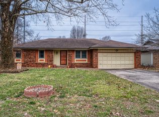 2543 S Pickwick Ave, Springfield, MO 65804