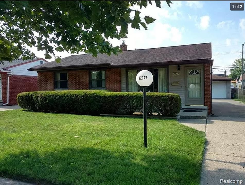 1st image of 32047 Birchwood St