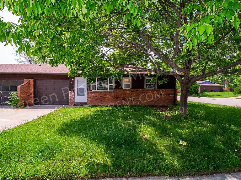 2439 Clearview Ave — Photo 24