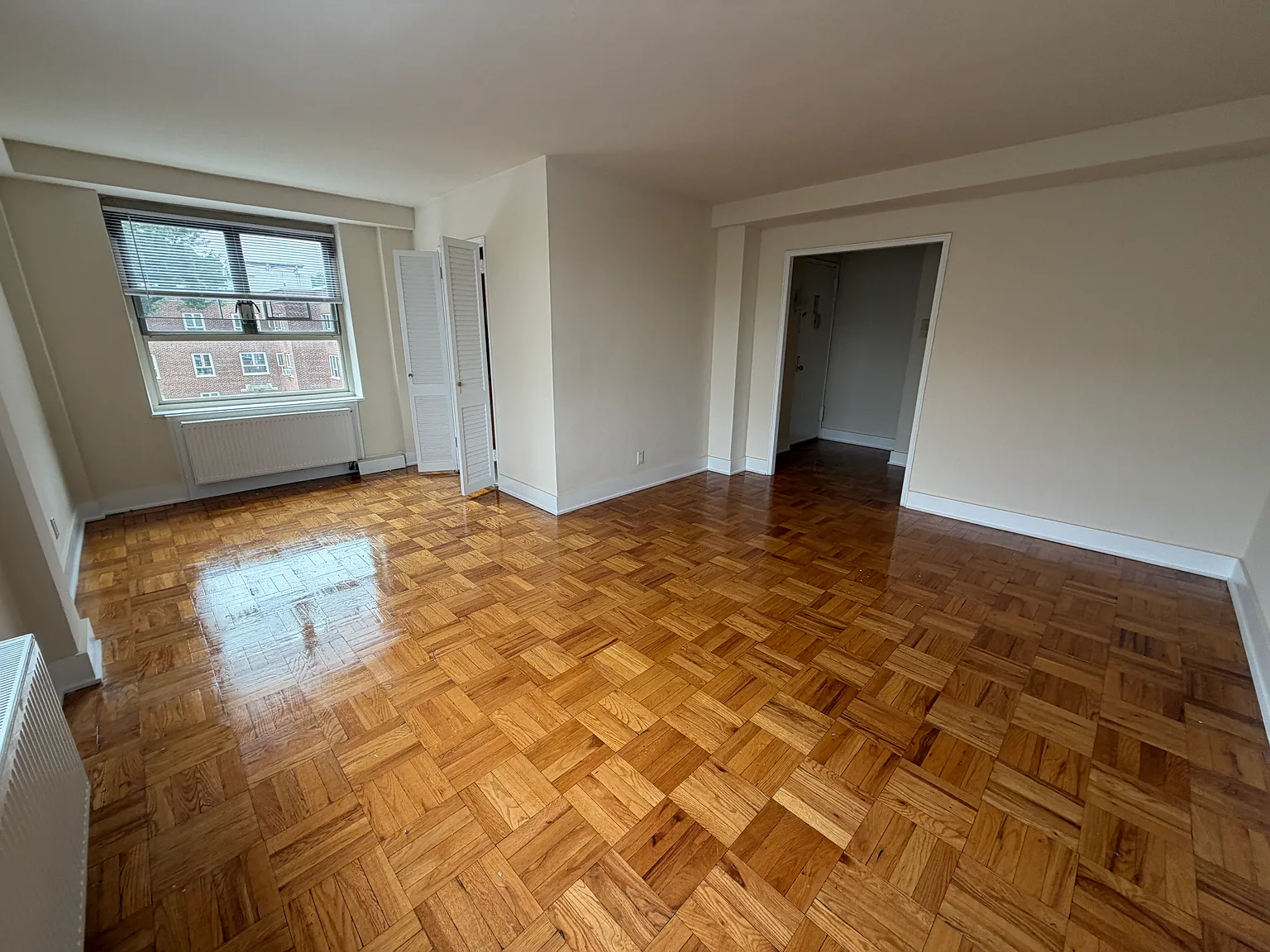 188th St, Fresh Meadows — Photo 3