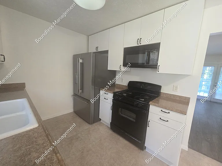 3172 Carmel Dr — Photo 5
