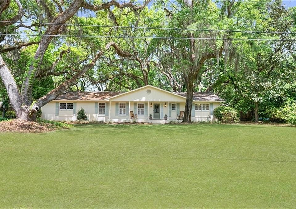 1st image of 216 Devonwood Dr