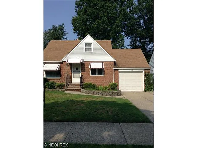 344 E 264th St photo 1