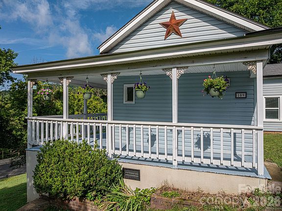 3rd image of 109 Riverside Dr