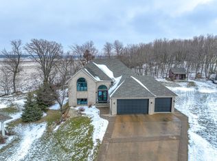 1615 Friesland Cir, Baldwin, WI 54002