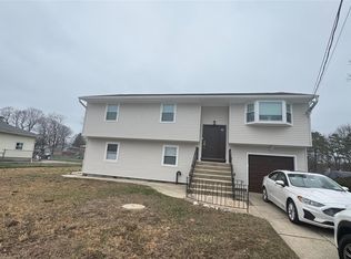 47 Drayton Avenue, Bay Shore, NY