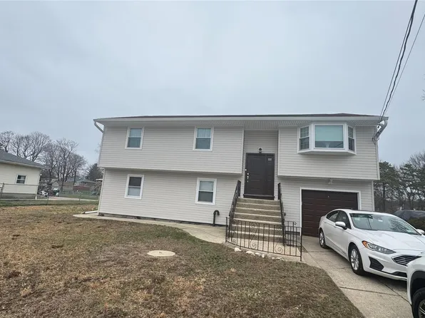 47 Drayton Avenue, Bay Shore, NY 11706