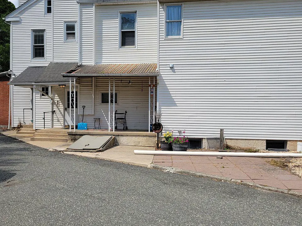 1801 S Main St #3