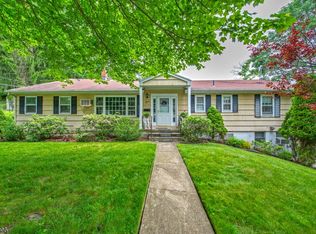 21 Woodside Dr, Rockaway, NJ 07866