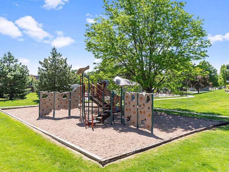 Ralston Park Apartments — Photo 11
