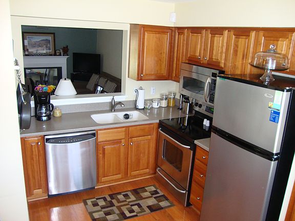 3rd image of 46704 Atwood Sq