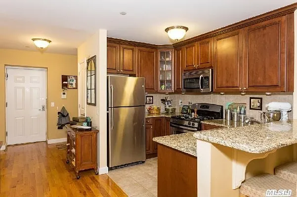 Rented by Douglas Elliman | media 49