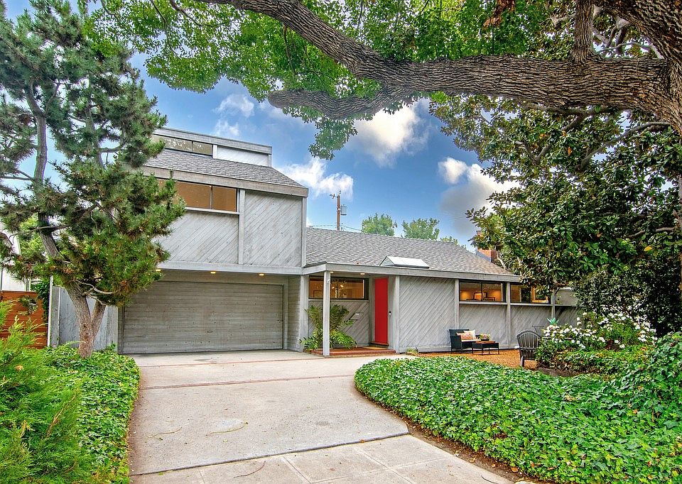 1st image of 724 N Priscilla Ln
