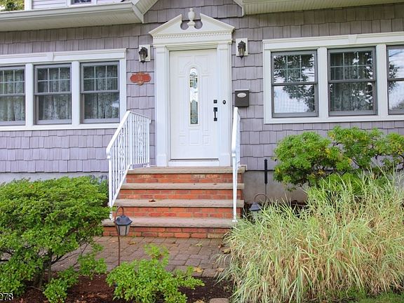 3rd image of 314 Knickerbocker Rd