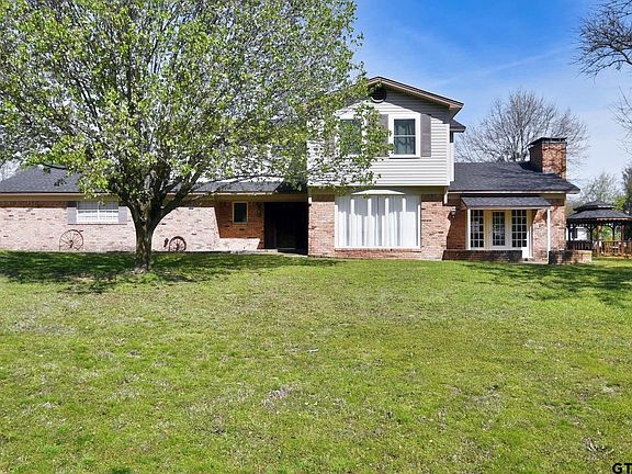 2nd image of 802 W Coke Rd