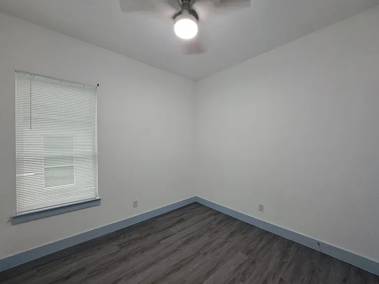 3243 Noor St — Photo 9