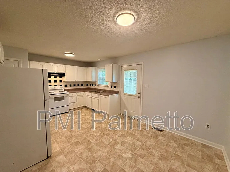 119 Chatham Cir — Photo 6