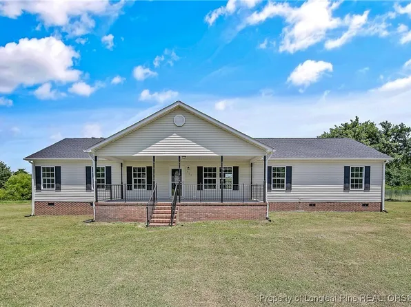 905 Lemont Dr, Raeford, NC 28376