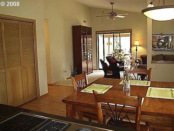 Dining Room. Note the laminate floors.